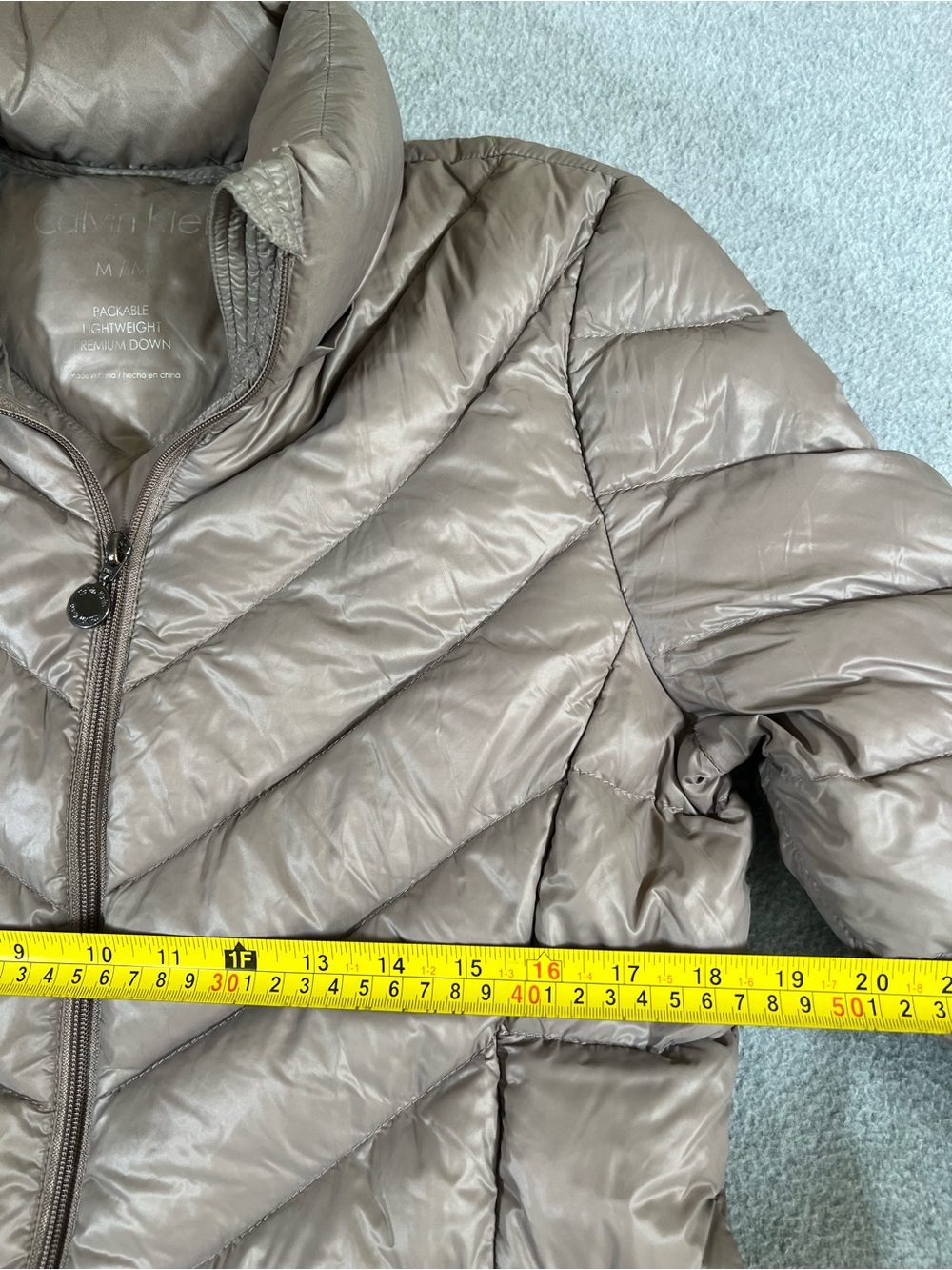 Calvin Klein Packable Premium Down Puffer Coat Taupe Gray Womens M - Picture 10 of 13